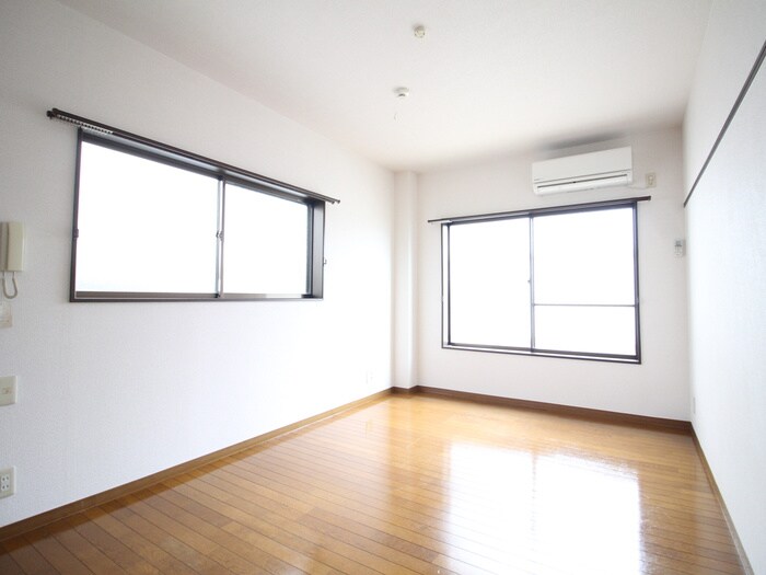 物件内観写真4　(居室)