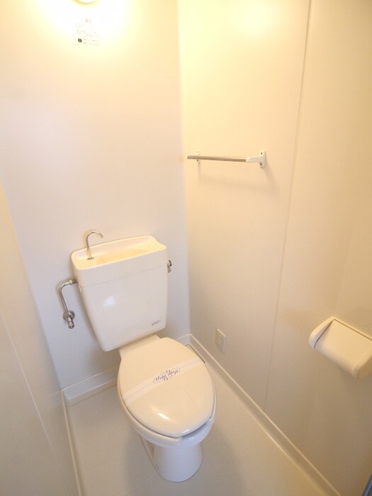 物件内観写真8　(トイレ)