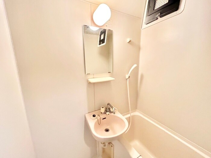 物件内観写真9　(洗面)