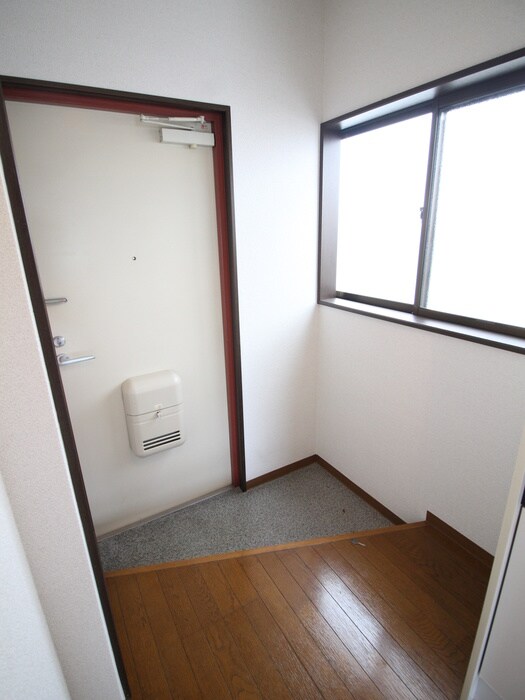 物件内観写真11　(玄関)