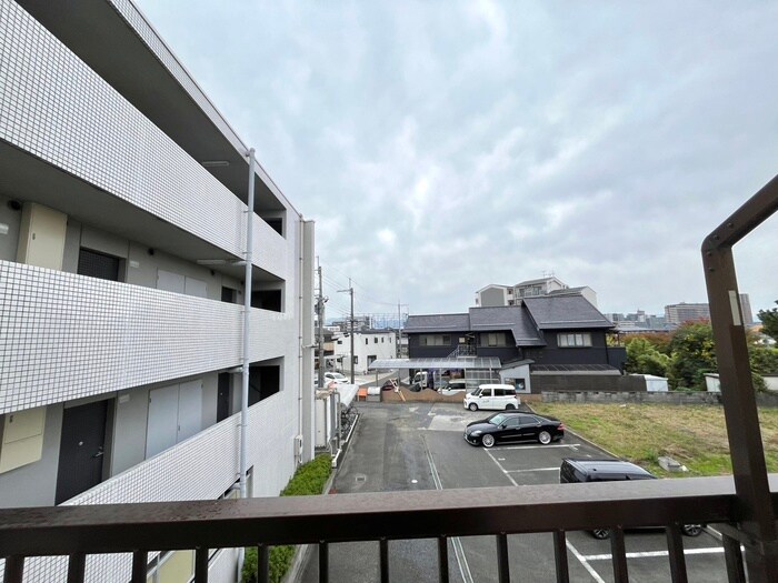 物件内観写真11　(室内からの展望)