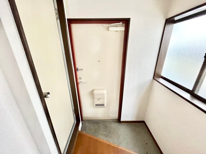 物件内観写真18　(玄関)