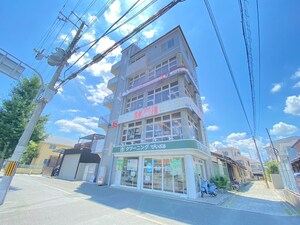 川梅ビル外観写真