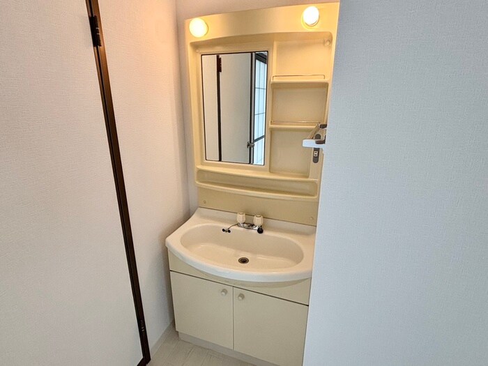 物件内観写真9　(洗面)