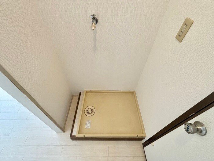 物件内観写真12　(洗濯機置場)