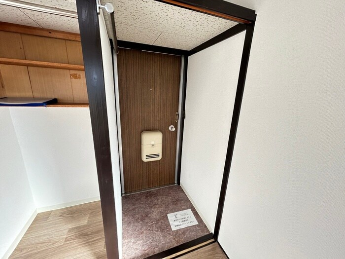 物件内観写真21　(玄関)