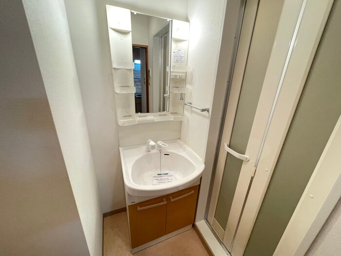 物件内観写真11　(洗面)