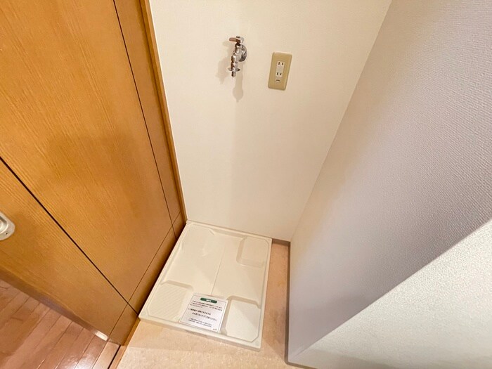 物件内観写真21　(洗濯機置場)