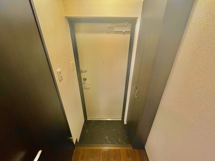 物件内観写真7　(玄関)