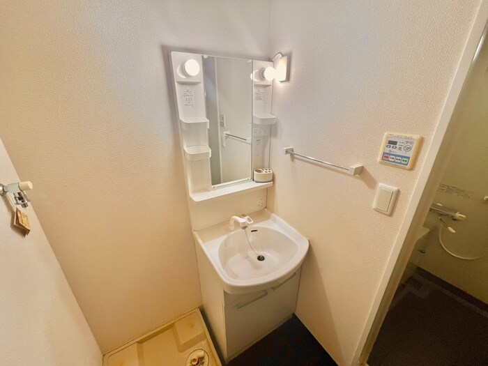 物件内観写真10　(洗面)