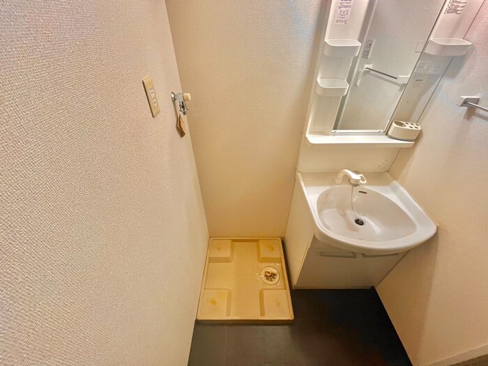 物件内観写真13　(洗濯機置場)