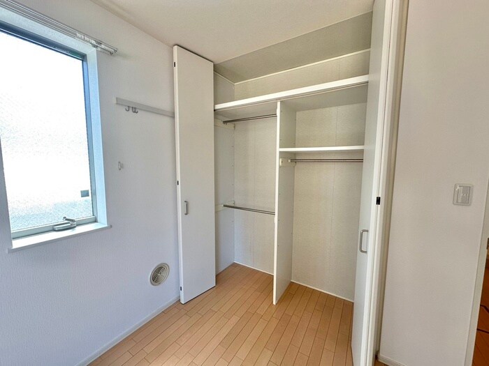 物件内観写真11　(収納)