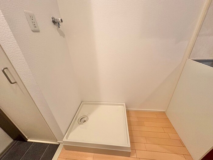 物件内観写真16　(洗濯機置場)