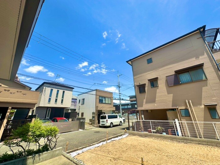 物件内観写真18　(室内からの展望)