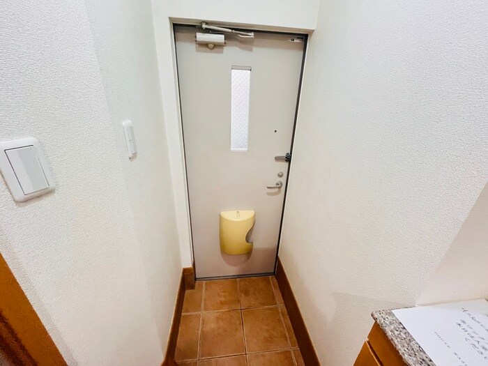 物件内観写真17　(玄関)