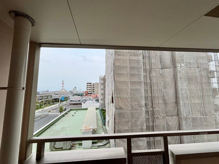 物件内観写真12　(室内からの展望)