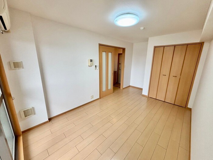 物件内観写真21　(居室)