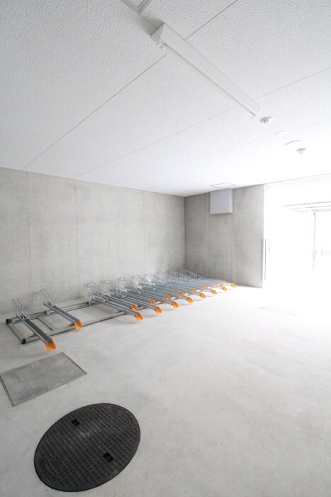 物件外観写真3　(駐輪場)