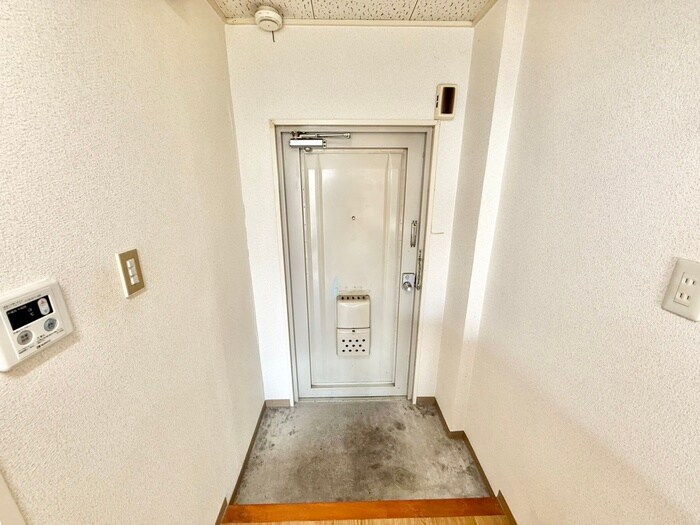 物件内観写真19　(玄関)