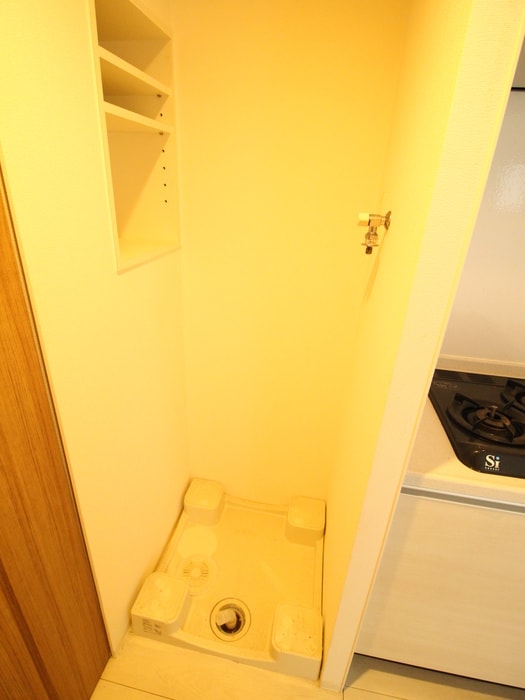 物件内観写真17　(洗濯機置場)