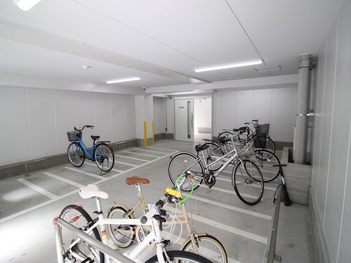 物件外観写真6　(駐輪場)