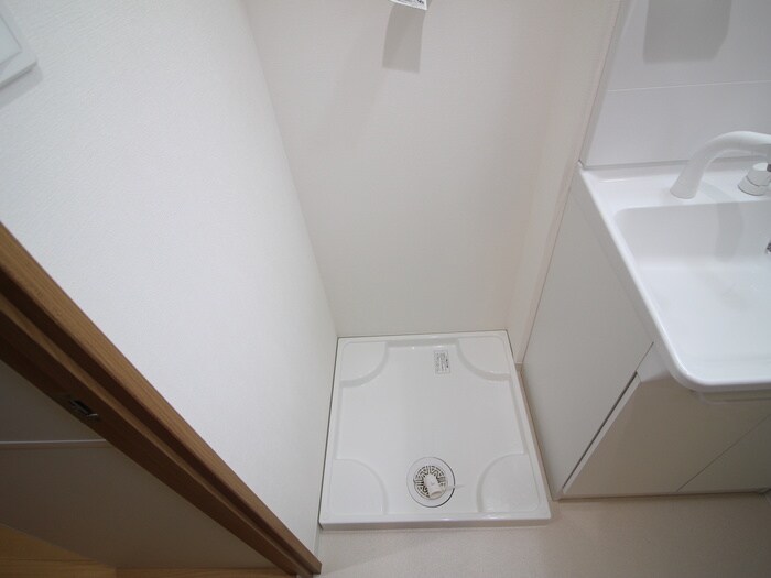 物件内観写真12　(洗濯機置場)