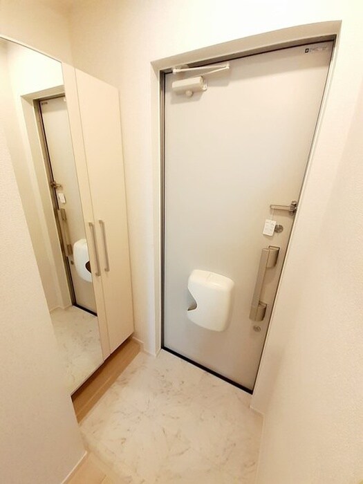 物件内観写真15　(玄関)