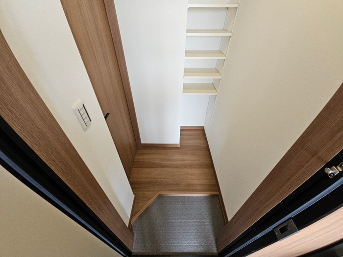 物件内観写真14　(玄関)