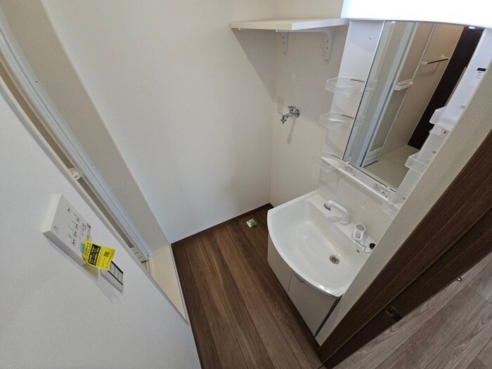 物件内観写真18　(洗濯機置場)