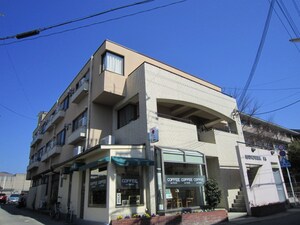 松山マンション外観写真