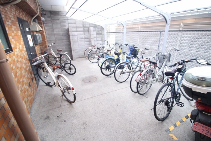 物件外観写真3　(駐輪場)