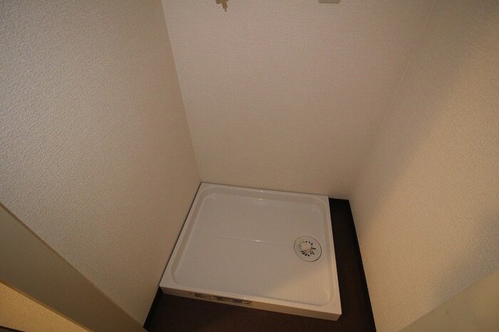 物件内観写真10　(洗濯機置場)