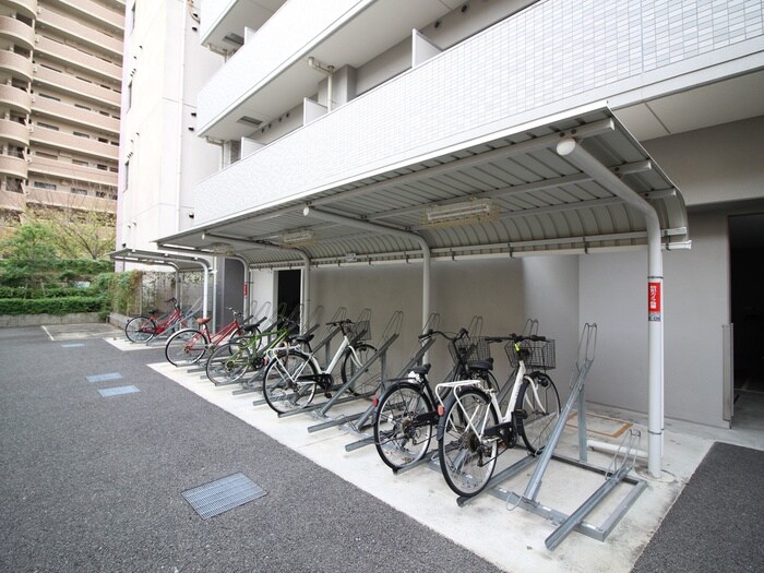 物件外観写真4　(駐輪場)