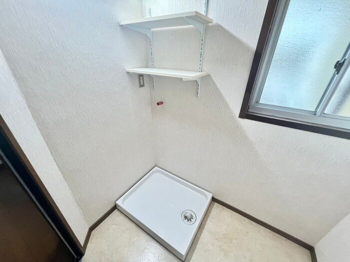 物件内観写真17　(洗濯機置場)