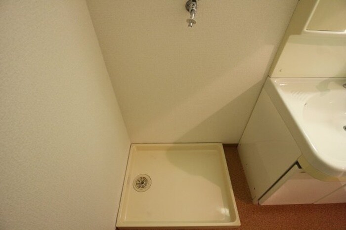 物件内観写真13　(洗濯機置場)