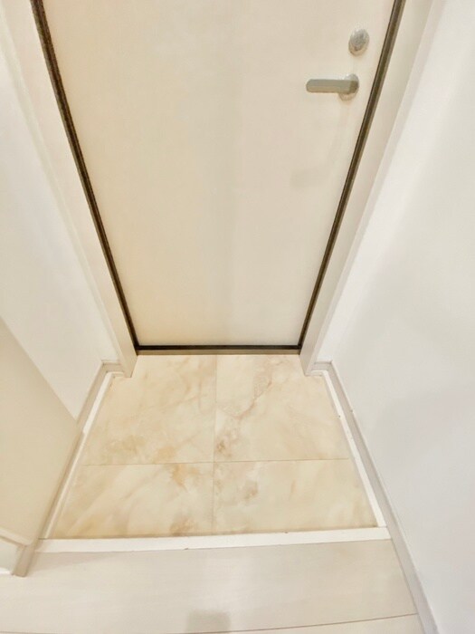 物件内観写真18　(玄関)