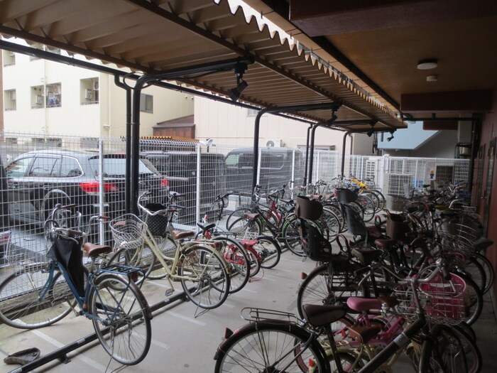 物件外観写真5　(駐輪場)