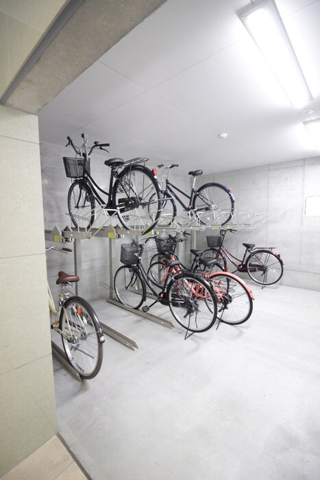 物件外観写真5　(駐輪場)