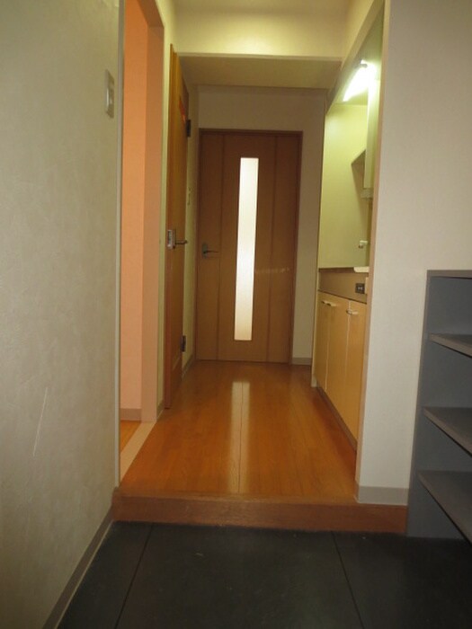 物件内観写真7　(玄関)