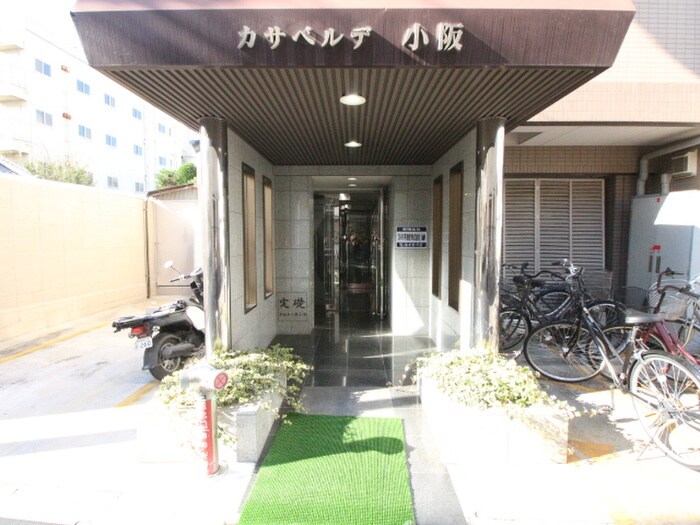 物件外観写真3　(エントランス部分)