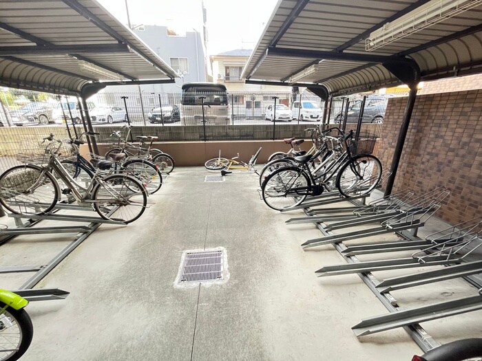 物件外観写真6　(駐輪場)