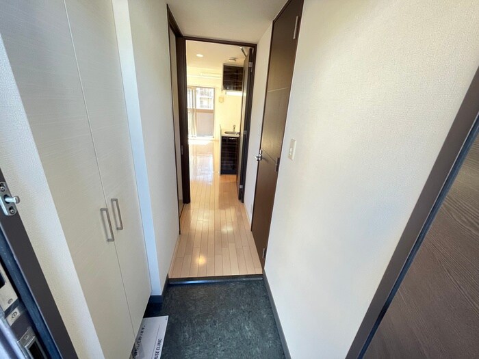 物件内観写真12　(玄関)
