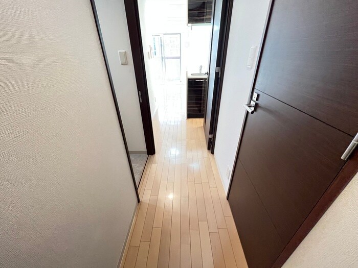 物件内観写真14　(廊下)
