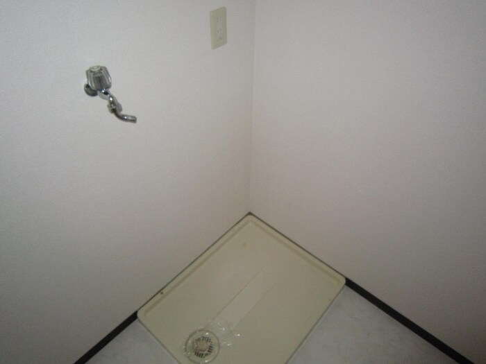 物件内観写真14　(洗濯機置場)