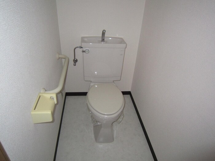 物件内観写真15　(トイレ)