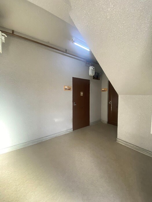 物件外観写真4　(エントランス部分)