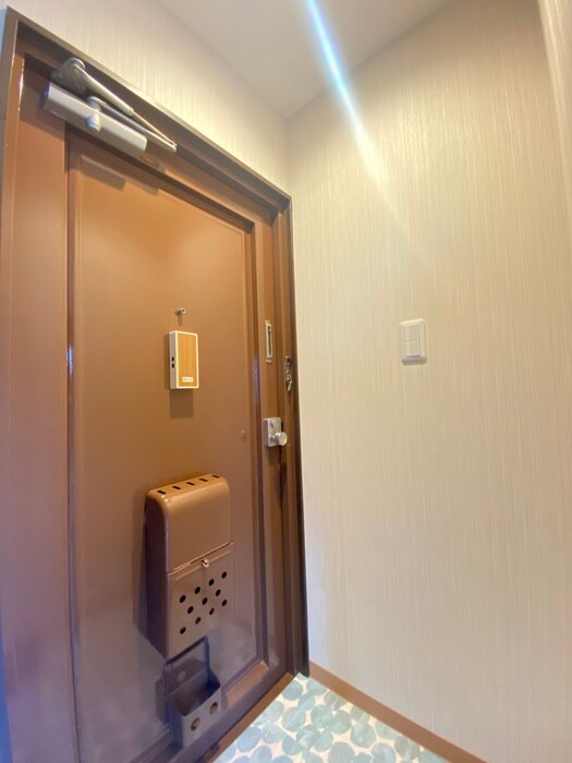物件内観写真18　(玄関)