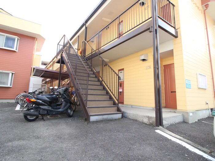 物件外観写真2　(エントランス部分)