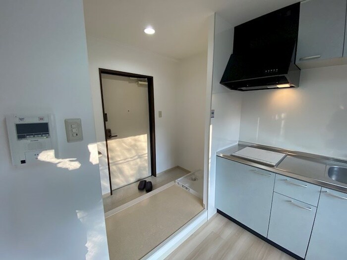 物件内観写真7　(玄関)