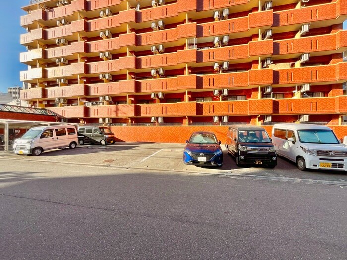 物件外観写真5　(駐車場)